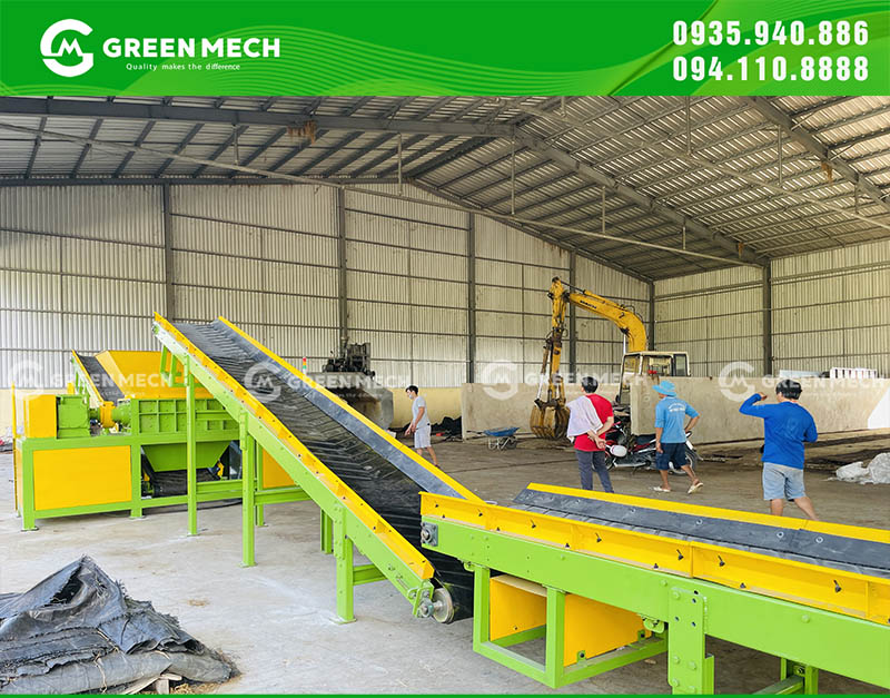 Hệ thống băng tải vận chuyển nguyên liệu nên giảm chi phí nhân công và đỡ tốn thời gian